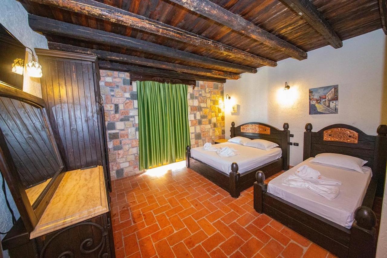 Hotel Sarajet E Pashait 1 Dhërmi 外观 照片